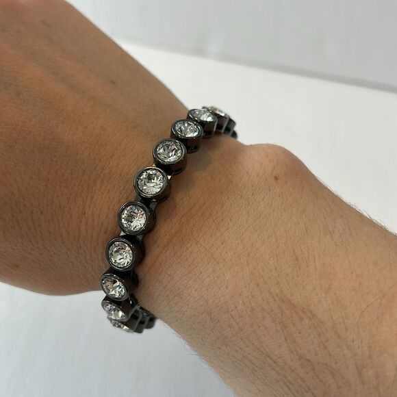 NWOT Silpada Black K&R Swarovski Crystal Glamour
Bangle Bracelet KRB0098 - Picture 5 of 7